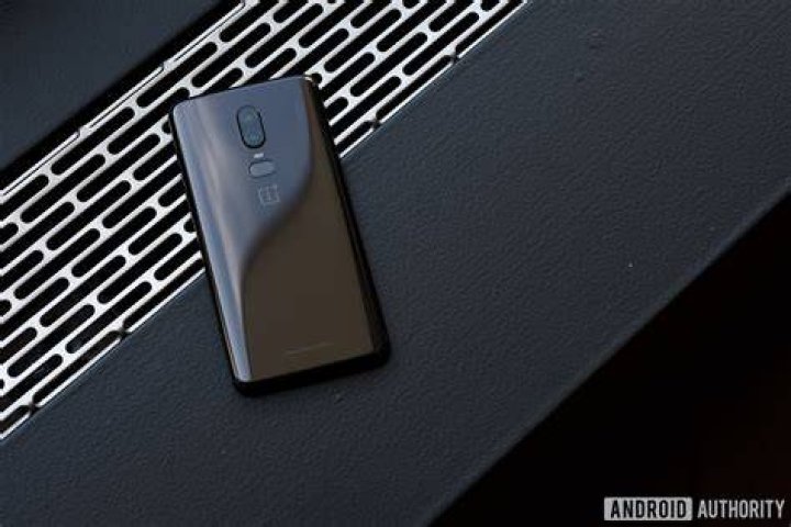 OnePlus 6 Review (5 of 19) oneplus 6 problems - only option is to wait for a software update